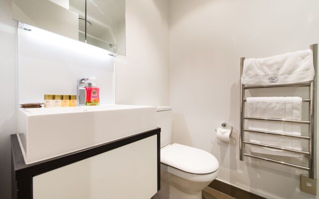 Ehome - Central Location - The Heart Of Queen Street Living