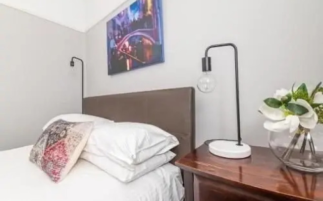 Five Ways CBD Apartment - Spacious, Wifi, Free Parking