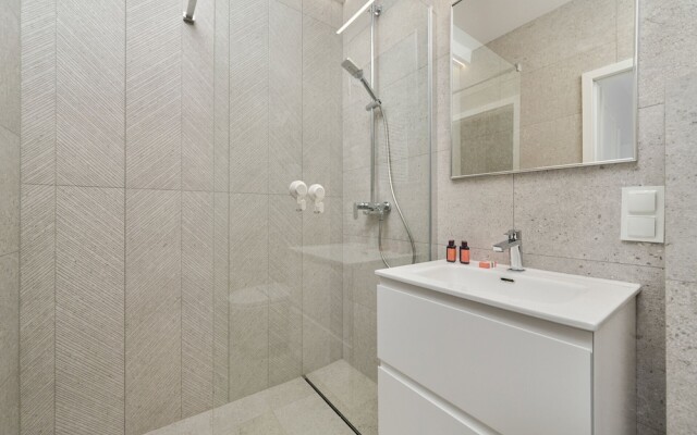 Lwowska by the Lake by Renters Prestige