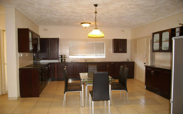 Khanondo Guest House