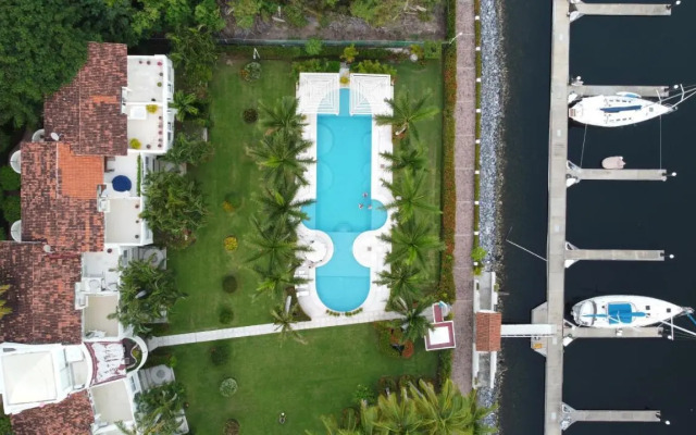 Modern Villa Near Beach & Marina- Ixtapa