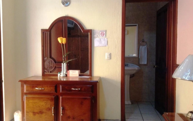 Hotel Plaza Jardín