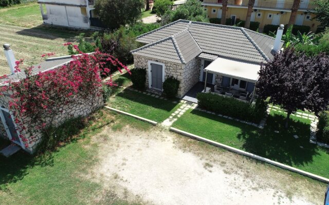 "harmony Villa 1 - 2bedrooms, Sleeps 4, Wifi, Parking, Near Laganas Beach."