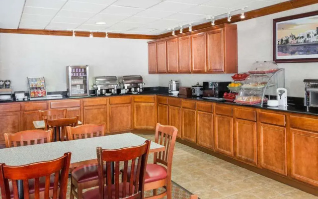 Clarion Pointe Charleston - West Ashley