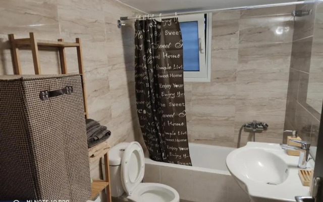 Alimos Cozy Getaway Close to the Beach