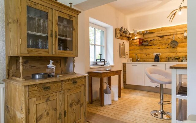 Holidaysun, Chalet Foresthouse, Detached Villa, 1000 qm garden, mountainview, whirlpool, BBQ&bikes&sunbeds for free