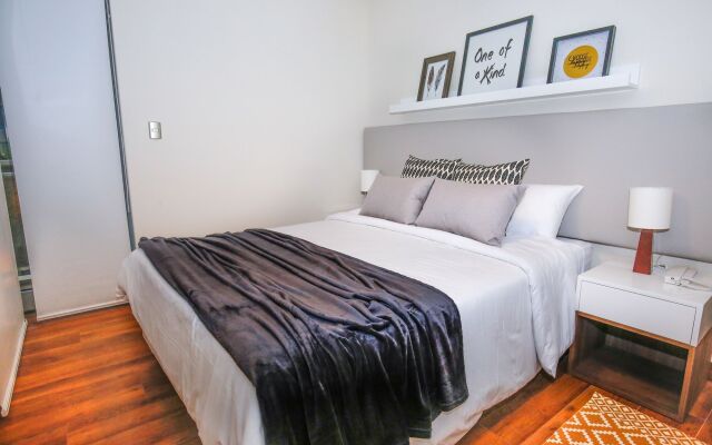 Trendy Host Canvas, Miraflores