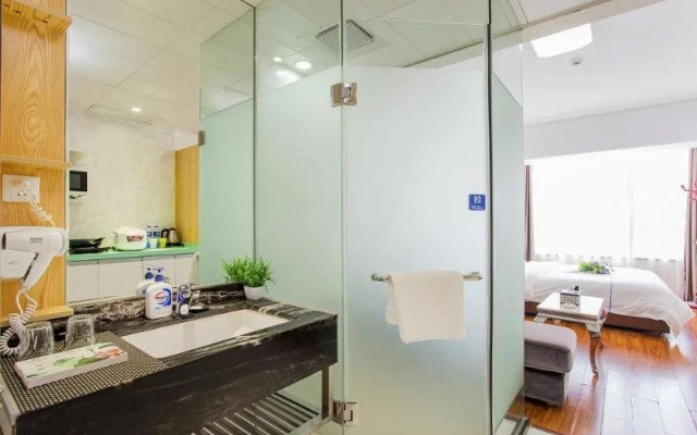 Uzone Serviced Apartment