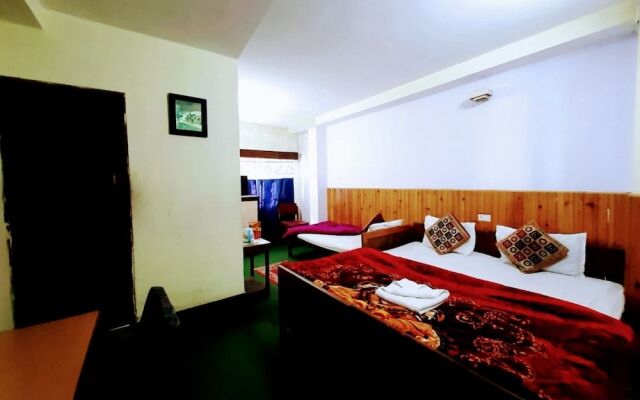 Goroomgo  Opal Inn Darjeeling