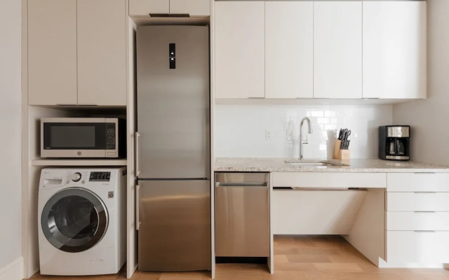 Oakwood At 234 Newbury