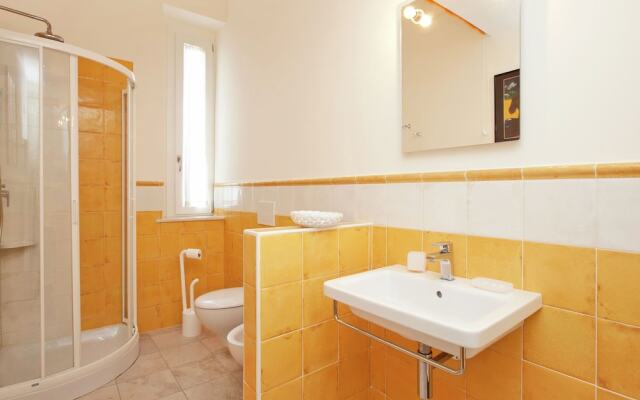 Elegant Holiday Home With Terrace, Parking, Fenced Garden