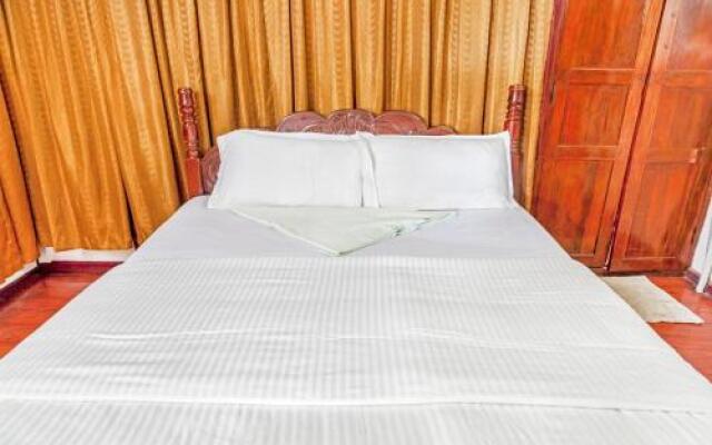 1 BHK Houseboat in Pallathuruthy, Alappuzha, by GuestHouser (25F4)