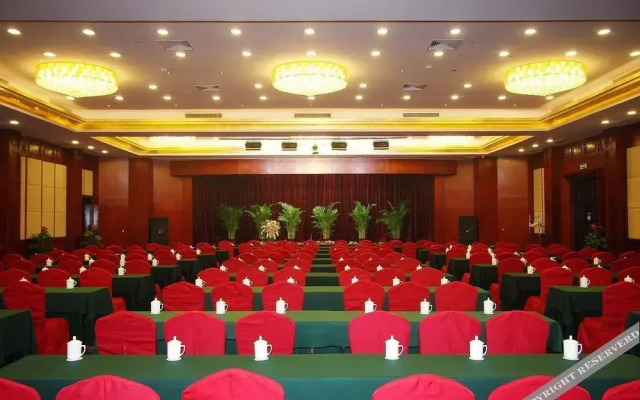 Jinan Shungeng Hillview Hotel