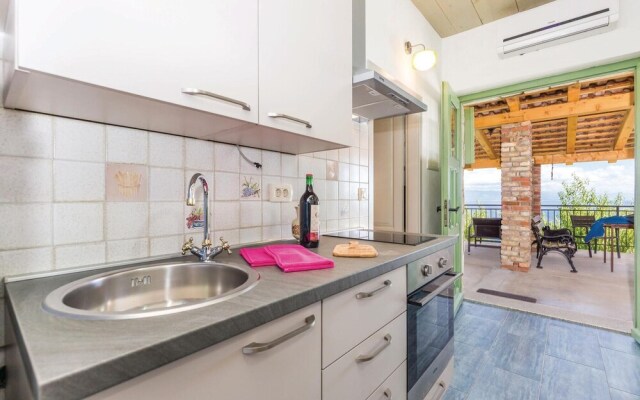 Beautiful Home in Lovran With Wifi and 2 Bedrooms