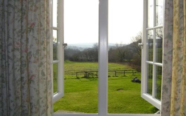 Holdstrong Farmhouse