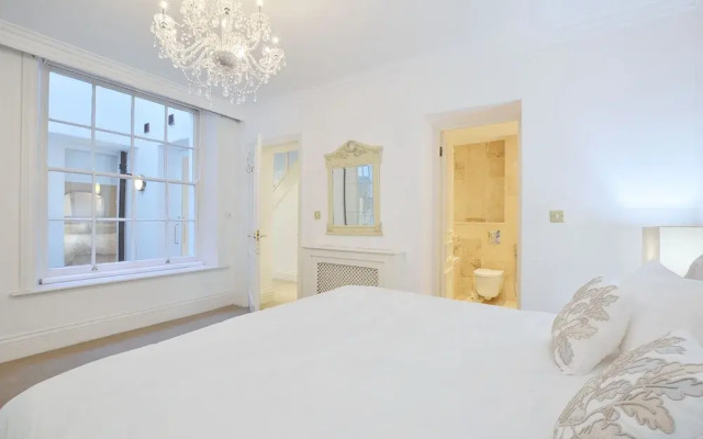 Rutland Gardens Apartment