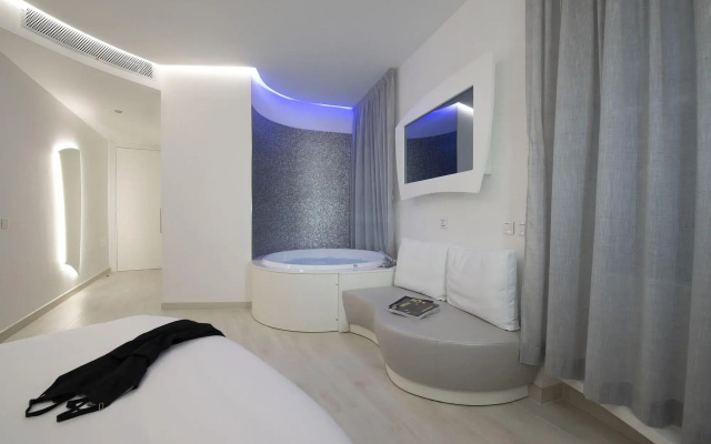 AHD Rooms