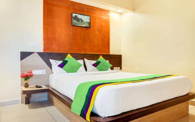 Treebo Golden Inn, 700 Mtrs From Promenade Beach