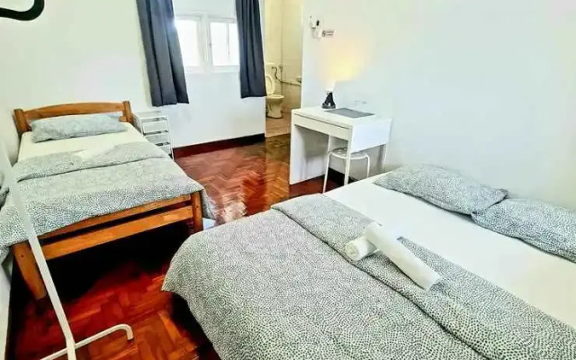 3 Bedrooms Apartment @ Wayton Court
