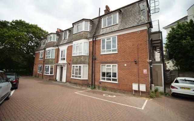 Town Centre Apartment Sleeps 9