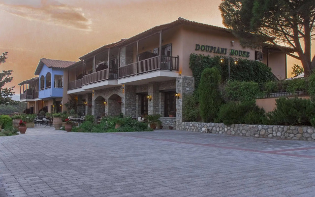 Doupiani House Hotel