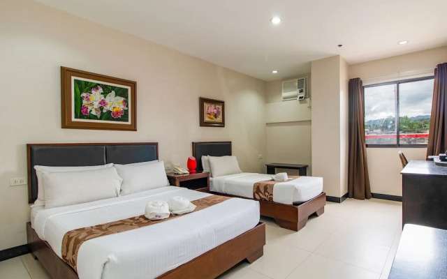 Main Hotel & Suites