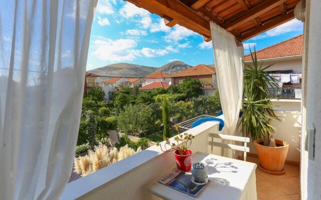 Apartments & Rooms Buble