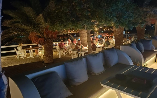 Zephyros Hotel