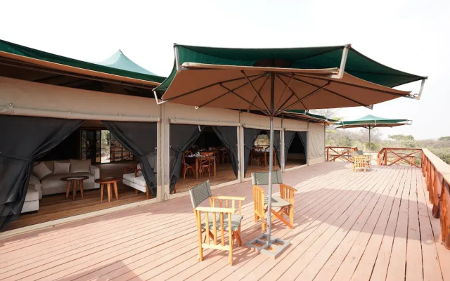 KumbuKumbu Luxury Tented Camp