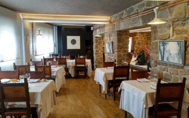 Hostal Izar-Ondo