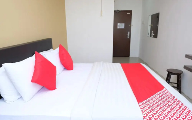 Grand City Hotel I