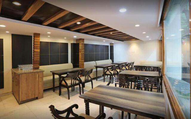 Hotel Shiwalik Regency