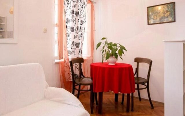 Old Town Economy Apartments