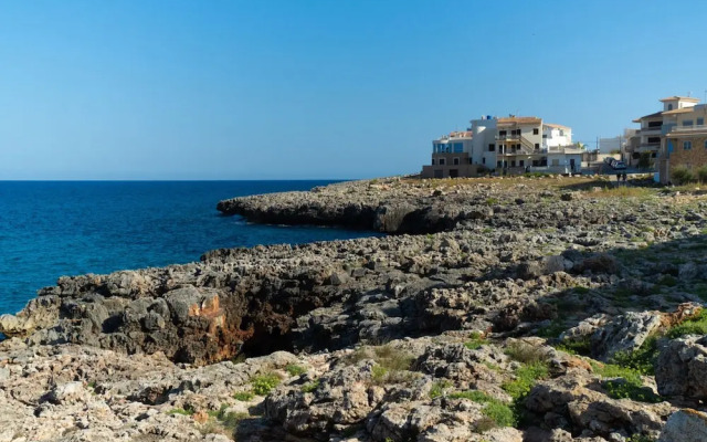 Stylish Terraced House Near the sea