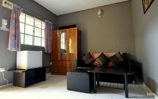 Zackry Guest House