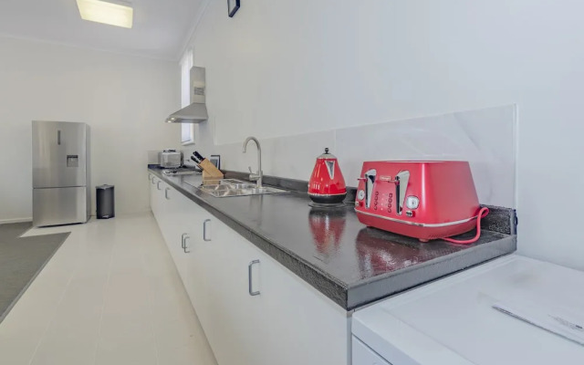 4 Bedroom House - Hobart CBD - Parking