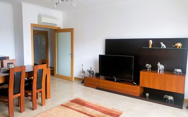 3 Bedroom Flat Aguiar