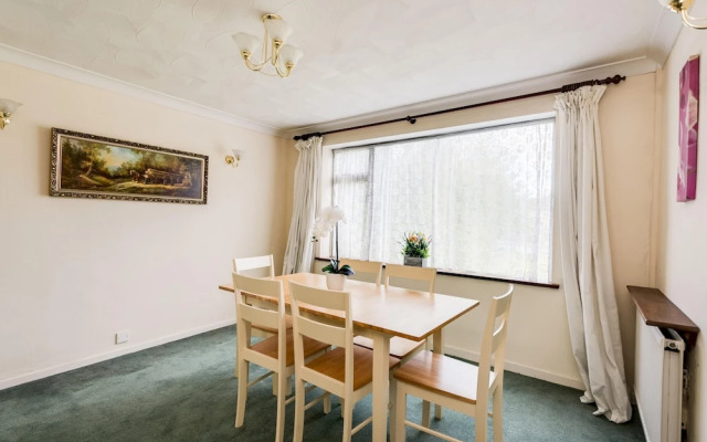 Kidlington 3 BR House Parking Large Garden