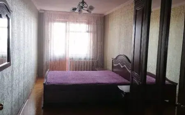 Апартаменты Суточно на бульваре Народный, д. 77