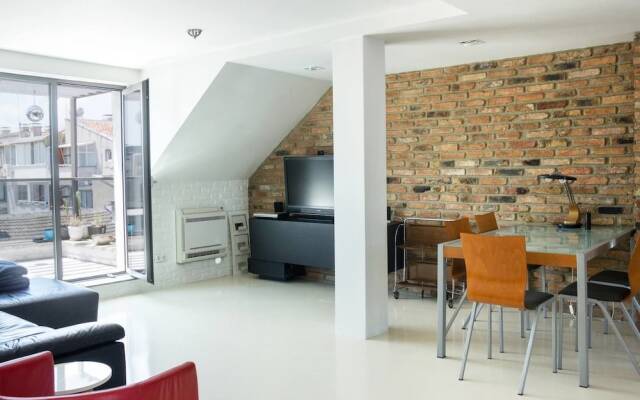 FM Deluxe 2-BDR Apartment with Rooftop Terrace - Varna