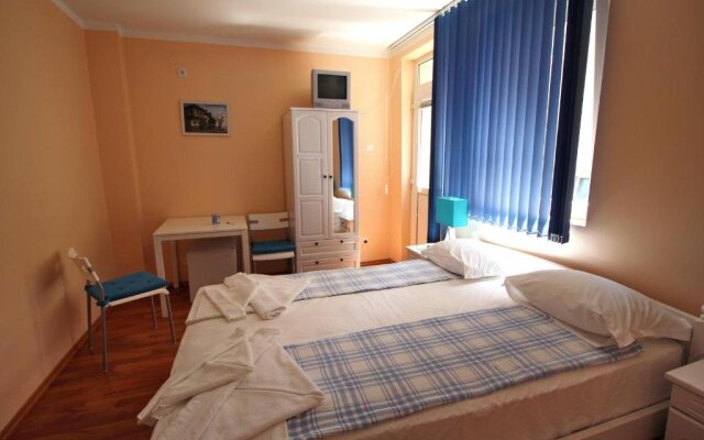 Family Guest House Kostovi