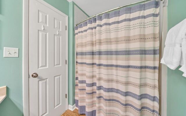 Crystal Village II, Unit 6B