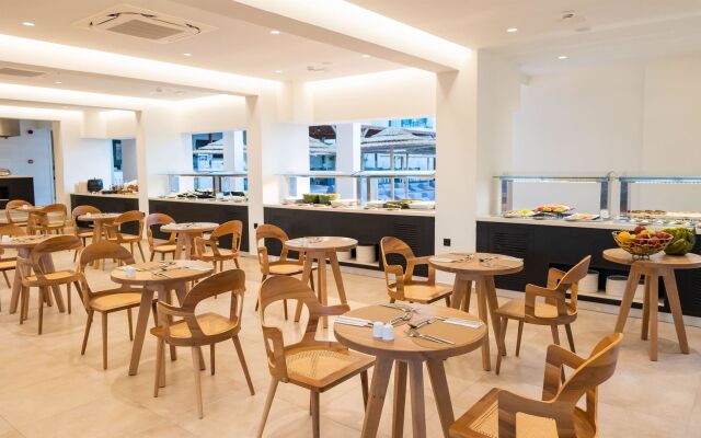 Cabana Blu Hotel & Suites