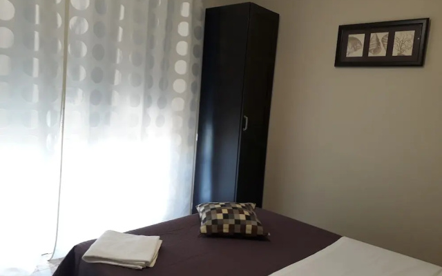 48 airport budget rooms