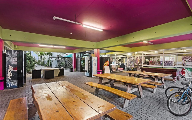 Adventurers Resort - Hostel