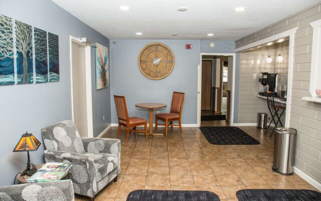 Americas Best Value Inn & Suites Detroit Lakes