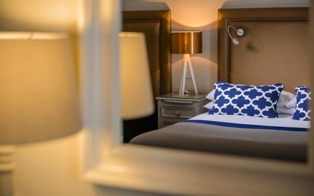 Meadowlands Hotel