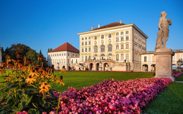 Hotel Rotkreuzplatz