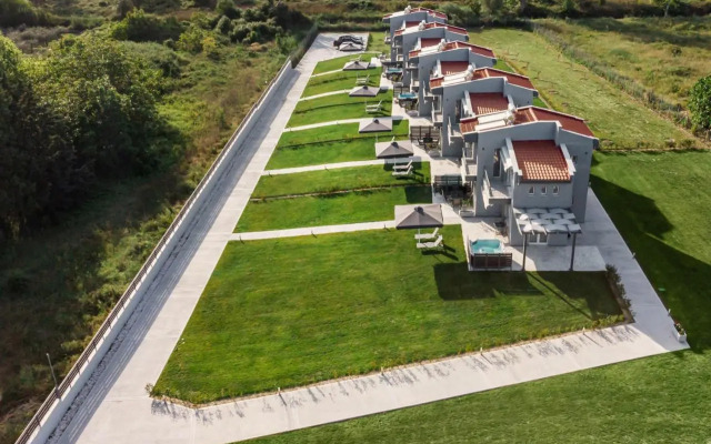 V Luxury Apartments Posidi
