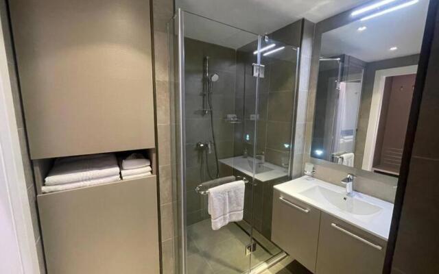 Leo Group Luxury Apartment 18-32 Alliance Palace